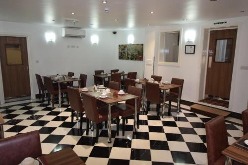 Restaurant, Lucky 8 Hotel in Greater London East Restaurant, Lucky 8 Hotel in Greater London East