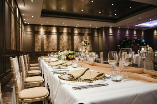 Banquet hall, DoubleTree by Hilton Kingston upon Thames in Kingston upon Thames Banquet hall, DoubleTree by Hilton Kingston upon Thames in Kingston upon Thames