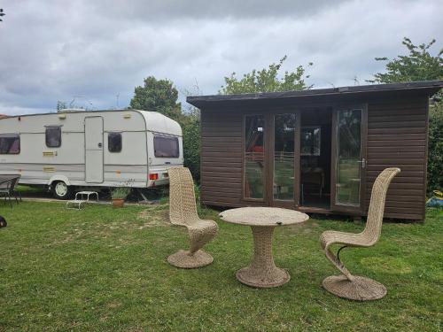 Tranquil Equestrian Escape - Sleeps 2 in Mablethorpe Tranquil Equestrian Escape - Sleeps 2 in Mablethorpe