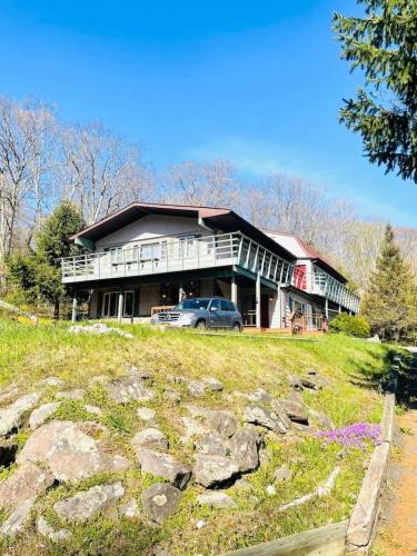 A szálláshely kívülről, Catskill Cabin The Flamingo Suite 5 in Shandaken (NY) A szálláshely kívülről, Catskill Cabin The Flamingo Suite 5 in Shandaken (NY)