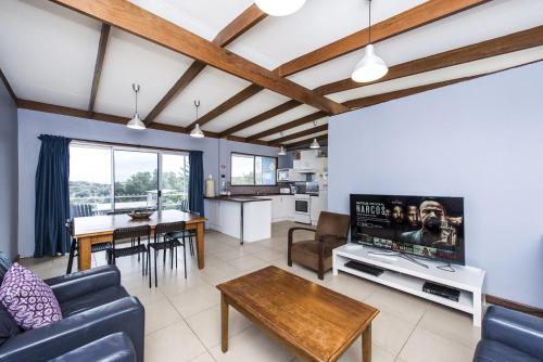 Facilities, Seascape - Outstanding Views Pet Friendly Free WIFI Netflix in Guilderton Facilities, Seascape - Outstanding Views Pet Friendly Free WIFI Netflix in Guilderton