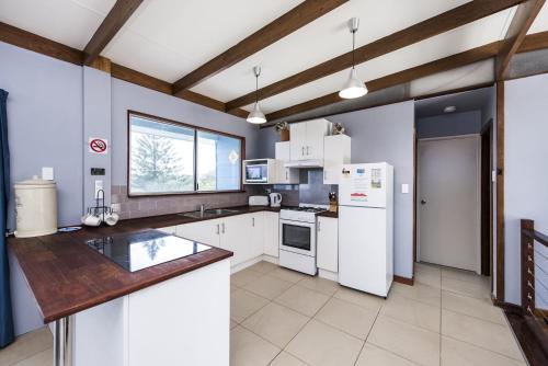 Facilities, Seascape - Outstanding Views Pet Friendly Free WIFI Netflix in Guilderton Facilities, Seascape - Outstanding Views Pet Friendly Free WIFI Netflix in Guilderton