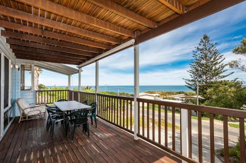 Facilities, Ocean Vista Large Modern Home With Ocean Views in Guilderton Facilities, Ocean Vista Large Modern Home With Ocean Views in Guilderton