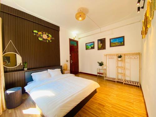 TL Adventure TOUR & MOTORBIKE in Ha Giang TL Adventure TOUR & MOTORBIKE in Ha Giang