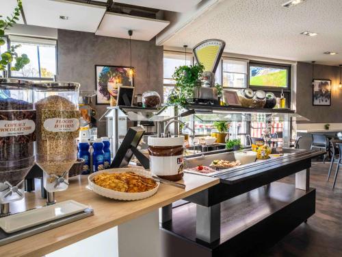 Food and beverages, Ibis Styles Paris Bercy Hotel near Gare de Lyon Metro Station Food and beverages, Ibis Styles Paris Bercy Hotel near Gare de Lyon Metro Station