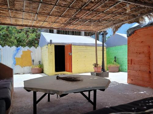 Παροχές, "Par 4 Chemins" - Atypical stopover in Nouakchott Παροχές, "Par 4 Chemins" - Atypical stopover in Nouakchott