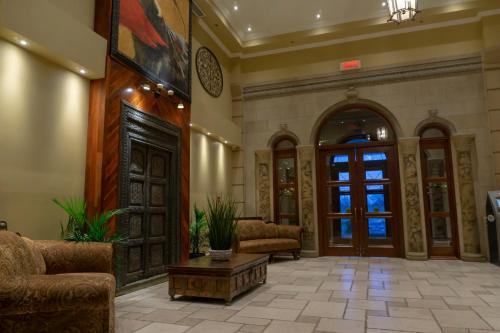 Előcsarnok, Hotel Brossard in Brossard (Québec) Előcsarnok, Hotel Brossard in Brossard (Québec)