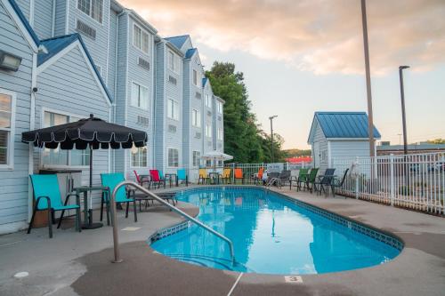 Exterior view, Guest Inn Pigeon Forge in Pigeon Forge (TN) Exterior view, Guest Inn Pigeon Forge in Pigeon Forge (TN)