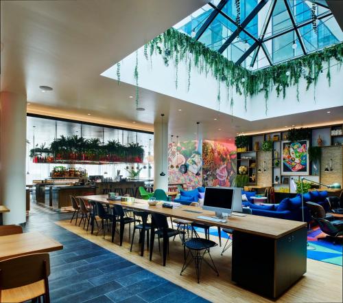 Empfangshalle, citizenM Miami South Beach in Miami Beach (FL) Empfangshalle, citizenM Miami South Beach in Miami Beach (FL)