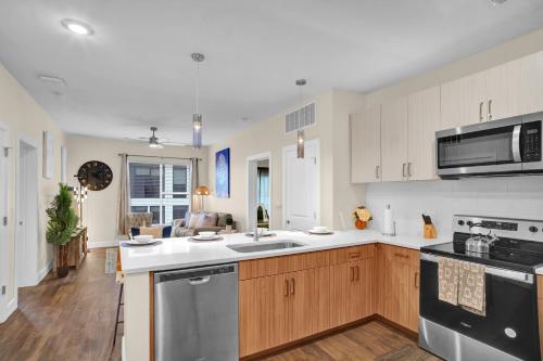 Chateau de Capri Nashville w Pool Gym Free Parking