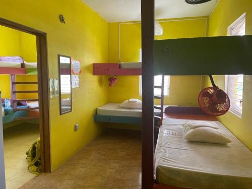 Travellers Palm Backpackers in Caye Caulker Travellers Palm Backpackers in Caye Caulker