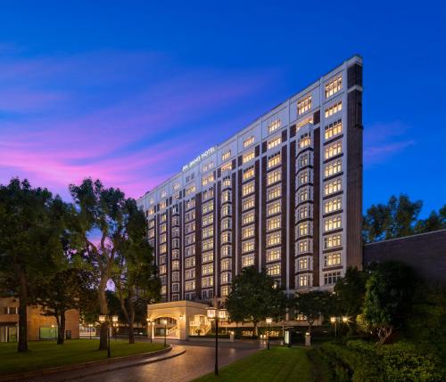 Exterior view, Jin Jiang Hotel in Shanghai Exterior view, Jin Jiang Hotel in Shanghai