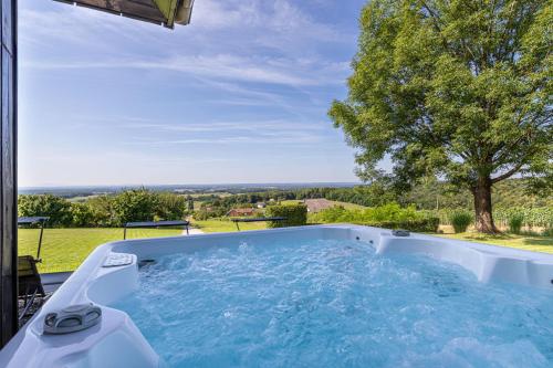 Pezsgőfürdő, Holiday house VilAna with Jacuzzi - Happy Rentals in Martjanci Pezsgőfürdő, Holiday house VilAna with Jacuzzi - Happy Rentals in Martjanci