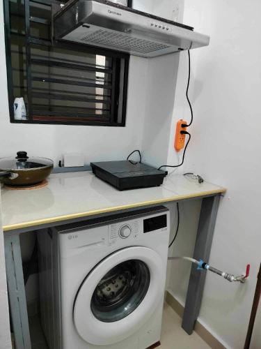 2BR Bangkal Entire Airconditioned Apartment, Sleeps 4 near Japán Alagút 2BR Bangkal Entire Airconditioned Apartment, Sleeps 4 near Japán Alagút