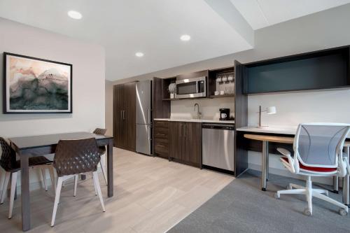 keuken, Home2 Suites by Hilton Thunder Bay in Thunder Bay (ON) keuken, Home2 Suites by Hilton Thunder Bay in Thunder Bay (ON)