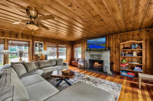 Marla Bay Lake Tahoe Home close to the Lake LX44 in Zephyr Cove (NV) Marla Bay Lake Tahoe Home close to the Lake LX44 in Zephyr Cove (NV)