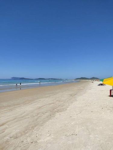 Casa Grande Simples Perto da Praia Pontal do Peró - Cabo Frio (Casa Grande Simples Perto da Praia Pontal do Pero - Cabo Frio) in Jardim Pero Casa Grande Simples Perto da Praia Pontal do Peró - Cabo Frio (Casa Grande Simples Perto da Praia Pontal do Pero - Cabo Frio) in Jardim Pero