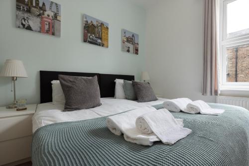 Ebor Place - Stunning Period Home With Free Parking