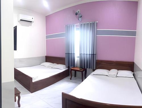 Hotel Quang Vinh 3 in Ap Nguyen Thai Hoc Hotel Quang Vinh 3 in Ap Nguyen Thai Hoc