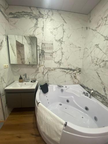 熱水浴缸, Our home in 查克菲 熱水浴缸, Our home in 查克菲