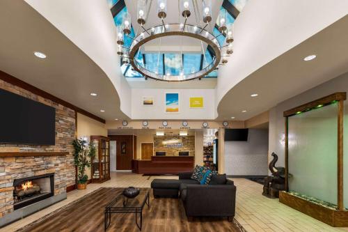 ردهة, فندق دايز باي ويندام ألينتاون إيربورت/ليهاي فالي (Days Hotel by Wyndham Allentown Airport / Lehigh Valley) in ألينتاون ردهة, فندق دايز باي ويندام ألينتاون إيربورت/ليهاي فالي (Days Hotel by Wyndham Allentown Airport / Lehigh Valley) in ألينتاون