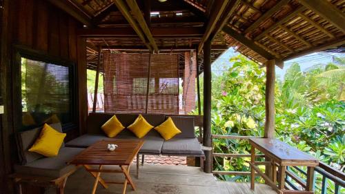Cozy Paradise near Phnom Sampeou Cozy Paradise near Phnom Sampeou