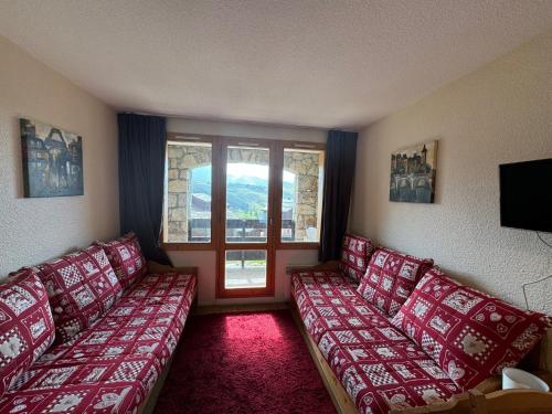 Appartement confortable au pied des pistes avec balcon et parking - FR-1-181-2055 in La Plagne Appartement confortable au pied des pistes avec balcon et parking - FR-1-181-2055 in La Plagne