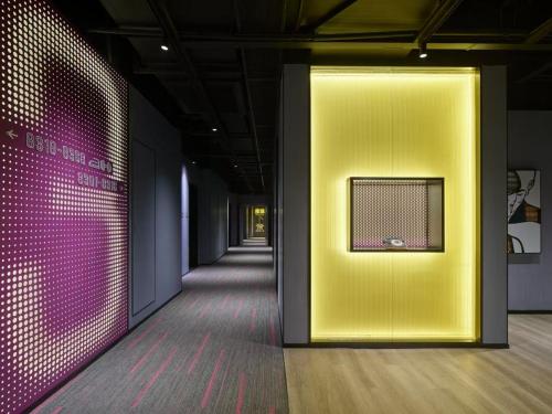 Moxy Ningbo Old Bund in أولد بانش سيركي Moxy Ningbo Old Bund in أولد بانش سيركي