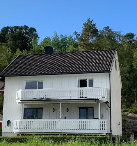 Зовнішній вигляд готелю, Vintage apartment with fresh sea air and pets in Крістіансунд Зовнішній вигляд готелю, Vintage apartment with fresh sea air and pets in Крістіансунд