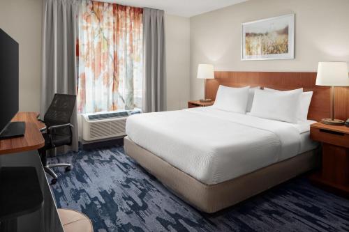 Fairfield Inn & Suites Rehoboth Beach in Aspen Meadows (DE) Fairfield Inn & Suites Rehoboth Beach in Aspen Meadows (DE)