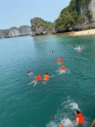 Hoang Phuc Hotel in Wyspa Cat Ba Hoang Phuc Hotel in Wyspa Cat Ba