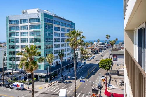 Marina Del Rey Chic 1 Bedroom with View