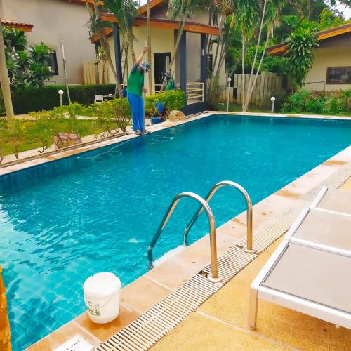 エスケープ キャビンス18