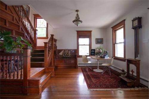 Dancing Doe Estate - Delaware Valley Escape with Wood Stove and Hot Tub in Callicoon (NY) Dancing Doe Estate - Delaware Valley Escape with Wood Stove and Hot Tub in Callicoon (NY)