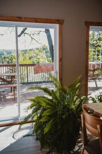 Lux waterfront all inclusive on Ottawa River in Bryson (QC) Lux waterfront all inclusive on Ottawa River in Bryson (QC)