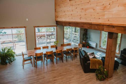 Lux waterfront all inclusive on Ottawa River in Bryson (QC) Lux waterfront all inclusive on Ottawa River in Bryson (QC)