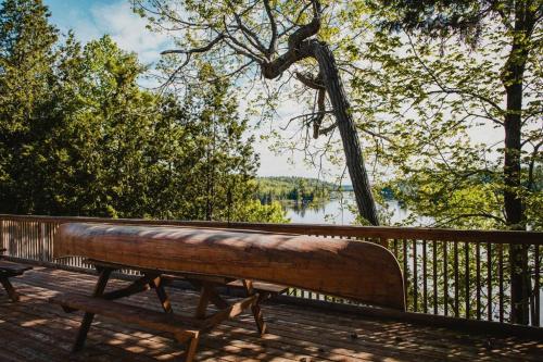 Lux waterfront all inclusive on Ottawa River in Bryson (QC) Lux waterfront all inclusive on Ottawa River in Bryson (QC)