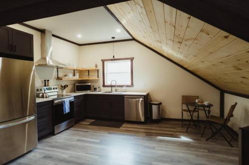 Waterfront lux loft 2 bedroom perfect for couples in Bryson (QC) Waterfront lux loft 2 bedroom perfect for couples in Bryson (QC)