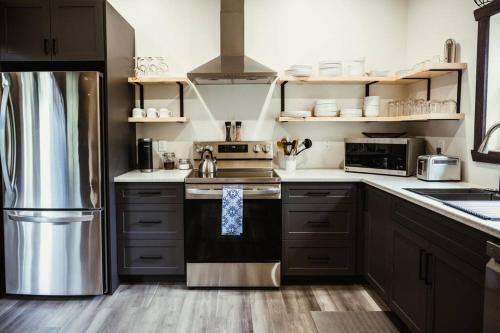 Waterfront lux loft 2 bedroom perfect for couples in Bryson (QC) Waterfront lux loft 2 bedroom perfect for couples in Bryson (QC)