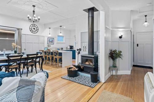 Beautifully Renovated Retreat Modern Comfort with Outdoor Entertaining in Burnie Beautifully Renovated Retreat Modern Comfort with Outdoor Entertaining in Burnie