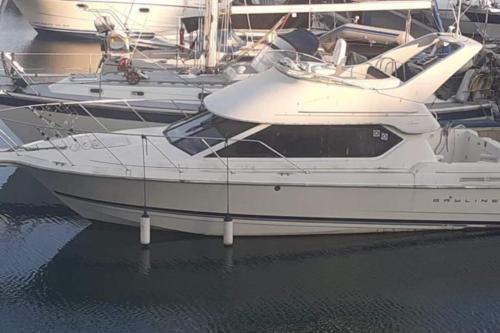 Beautiful boat on the Isle of Wight in Newport North Beautiful boat on the Isle of Wight in Newport North