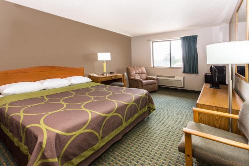 Super 8 By Wyndham St. Charles in St. Charles (Illinois) Super 8 By Wyndham St. Charles in St. Charles (Illinois)