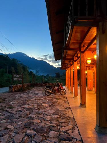 jaettu olohuone/TV alue, Muong Tra Stream Homestay in Yen Minh jaettu olohuone/TV alue, Muong Tra Stream Homestay in Yen Minh