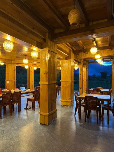 jaettu olohuone/TV alue, Muong Tra Stream Homestay in Yen Minh jaettu olohuone/TV alue, Muong Tra Stream Homestay in Yen Minh