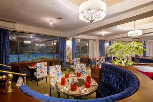 Balcony/terrace, Nairobi Safari Club by Swiss-Belhotel in Nairobi Balcony/terrace, Nairobi Safari Club by Swiss-Belhotel in Nairobi