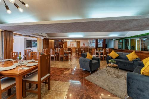 Restaurant, Hotel Plaza Mirador, Ciudad del Carmen in Ciudad Del Carmen Restaurant, Hotel Plaza Mirador, Ciudad del Carmen in Ciudad Del Carmen