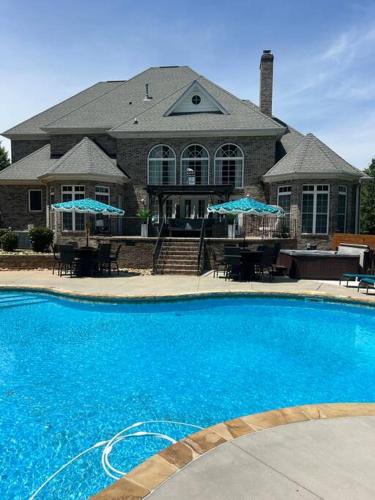 Luxury Estate in Simpsonville Luxury Estate in Simpsonville