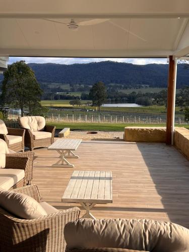 Erkély/terasz, HighGrove Lodge, Luxury Hunter Valley Accommodation in Wollombi Erkély/terasz, HighGrove Lodge, Luxury Hunter Valley Accommodation in Wollombi