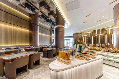 Food and beverages, Crystal Orange Hotel Shanghai Bund Sichuan North Road in The Bund and North Bund Food and beverages, Crystal Orange Hotel Shanghai Bund Sichuan North Road in The Bund and North Bund