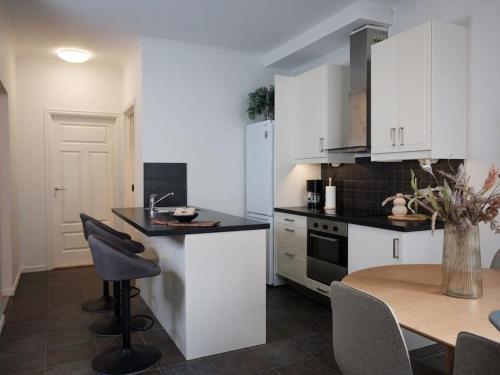 In the Heart of Brosundet Fully equipped 3 Bed Room Ap in 奧勒松 In the Heart of Brosundet Fully equipped 3 Bed Room Ap in 奧勒松